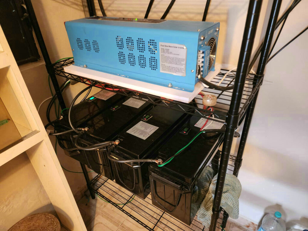 Low frequency inverter & 4*1.28kwh lifepo4 batteries