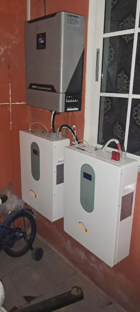 Hybrid inverter & 2*5kwh lifepo4 Batteries